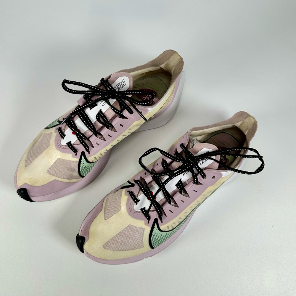 Nike Women's Gravity Zoom U* Complete Me Running Shoes - Picture 3 of 12